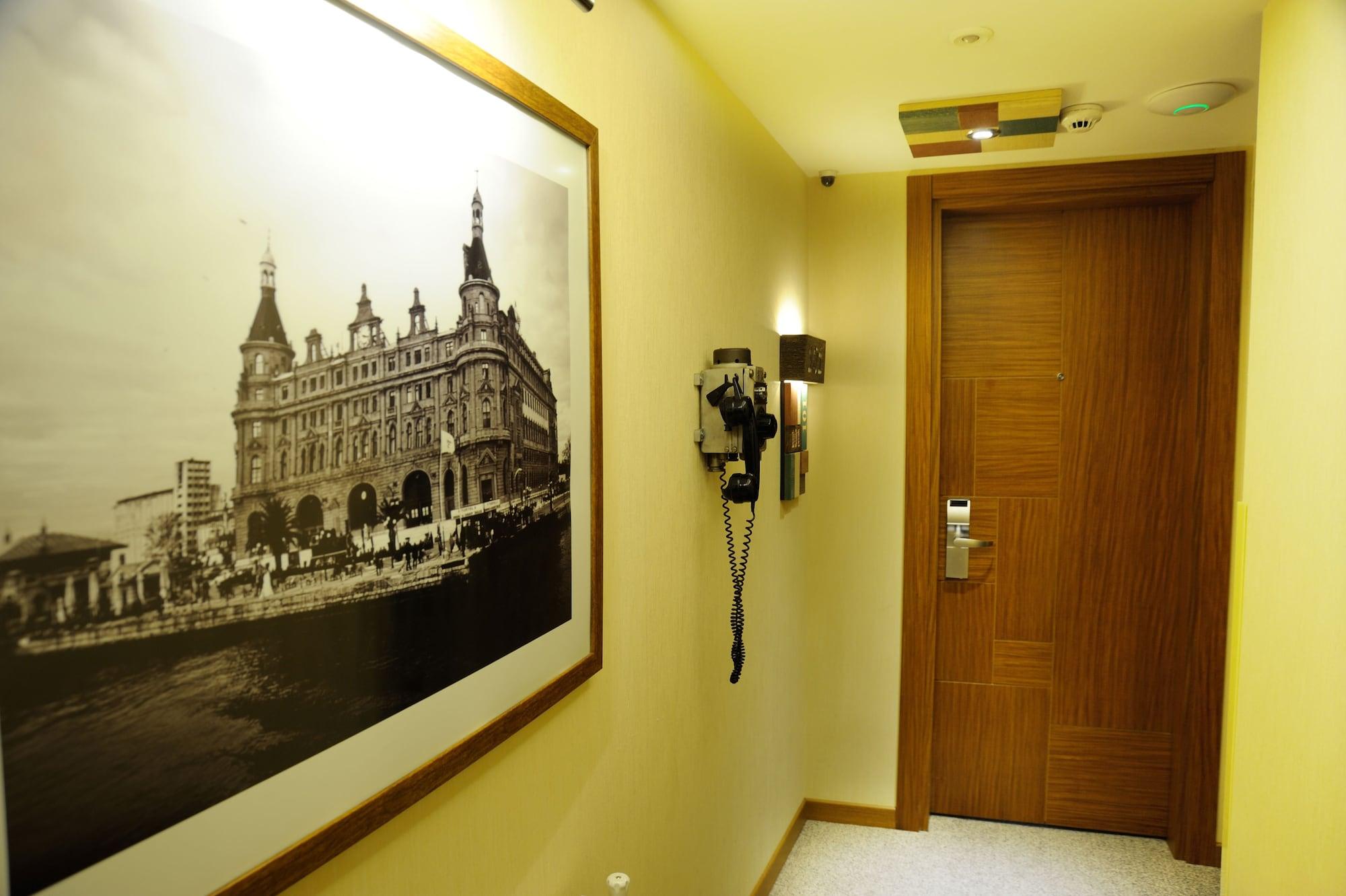 Collage Taksim Hotel Istambul Exterior foto
